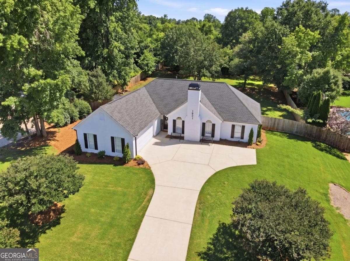 3 bedroom, 2 bathroom, 1,968 sq ft single family residence sold at 1921 E Bay Street, Hoschton, GA 30548