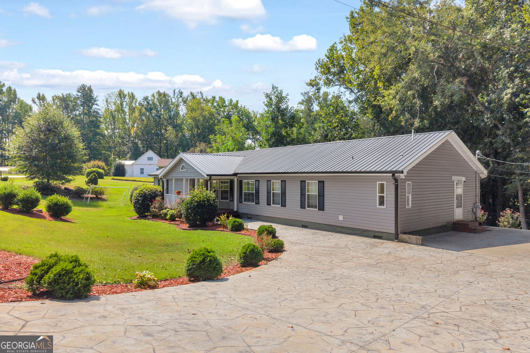 4 bedroom, 2.5 bathroom, 2,052 sq ft manufactured home,single family residence for sale at 7 Stillwater Road, Lavonia, GA 30553 — photo 4