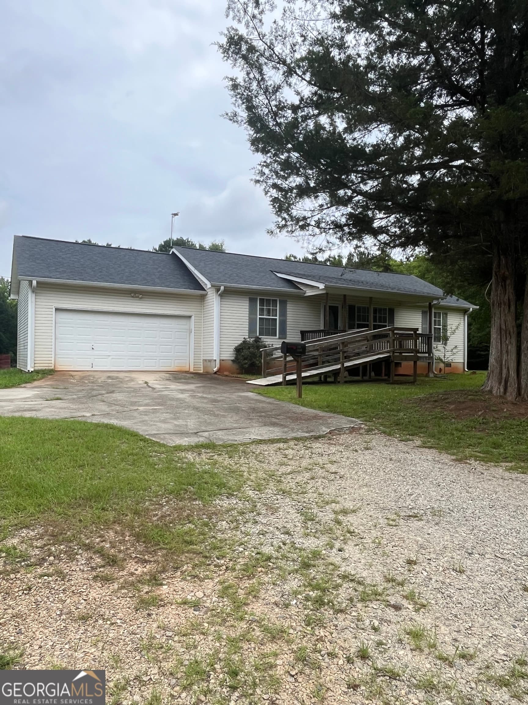 3 bedroom, 2 bathroom, 1,188 sq ft single family residence sold at 113 Hoyt Road, Milner, GA 30257