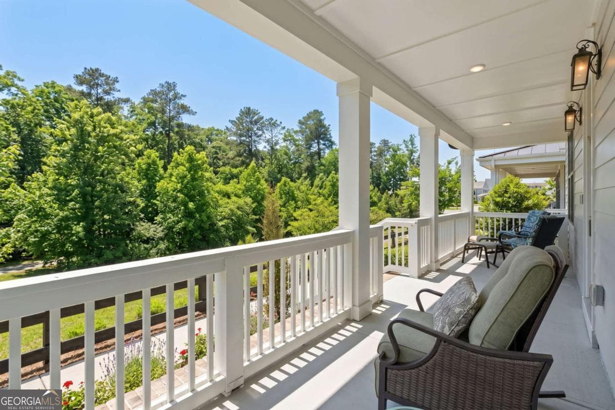 4 bedroom, 3.5 bathroom, 3,127 sq ft single family residence for sale at 6480 Halcyon Garden Drive, Alpharetta, GA 30005 — photo 2