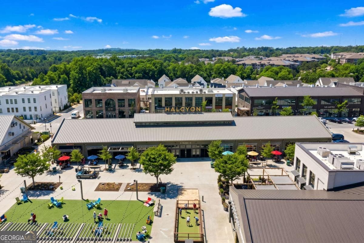 4 bedroom, 3.5 bathroom, 3,127 sq ft single family residence for sale at 6480 Halcyon Garden Drive, Alpharetta, GA 30005 — photo 5