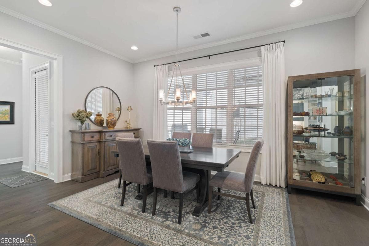 4 bedroom, 3.5 bathroom, 3,127 sq ft single family residence for sale at 6480 Halcyon Garden Drive, Alpharetta, GA 30005 — photo 9
