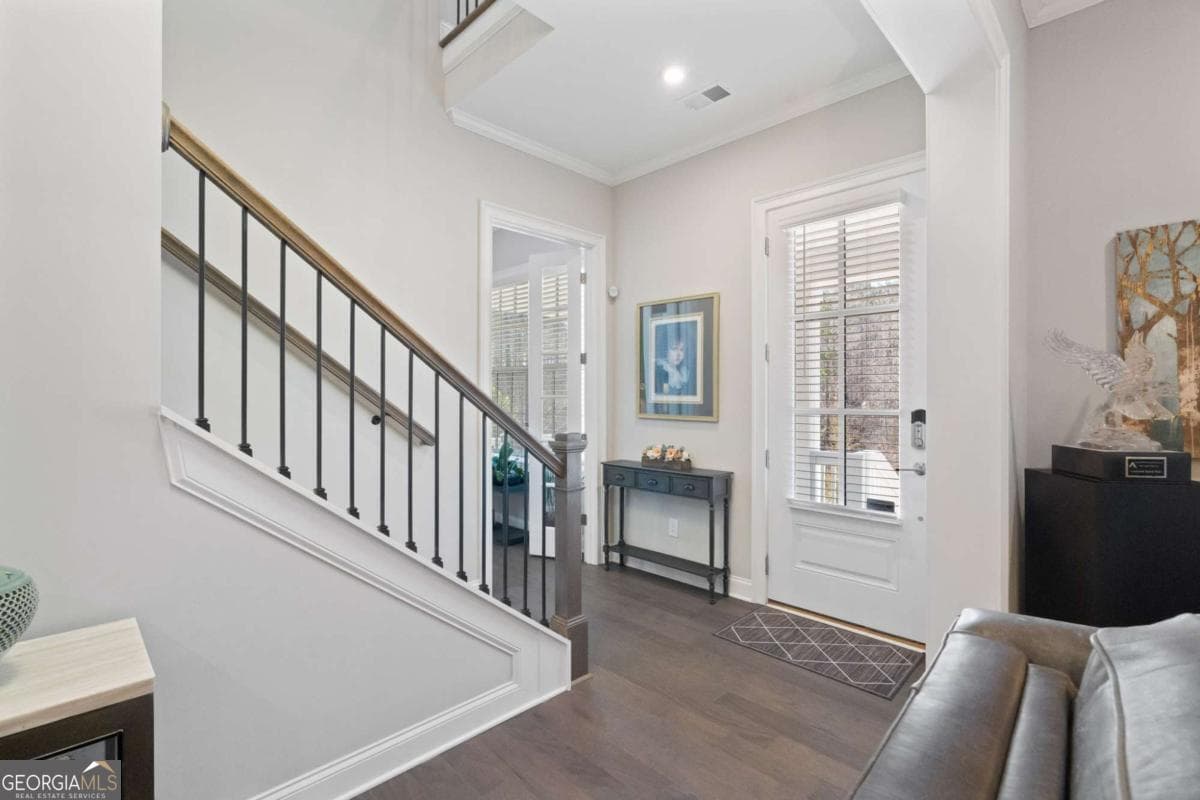 4 bedroom, 3.5 bathroom, 3,127 sq ft single family residence for sale at 6480 Halcyon Garden Drive, Alpharetta, GA 30005 — photo 8