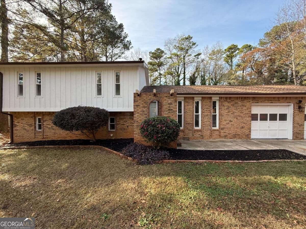 3 bedroom, 2 bathroom, 2,084 sq ft single family residence for rent at 7719 Glen Devon Road, Jonesboro, GA 30236 for $1,900 a month