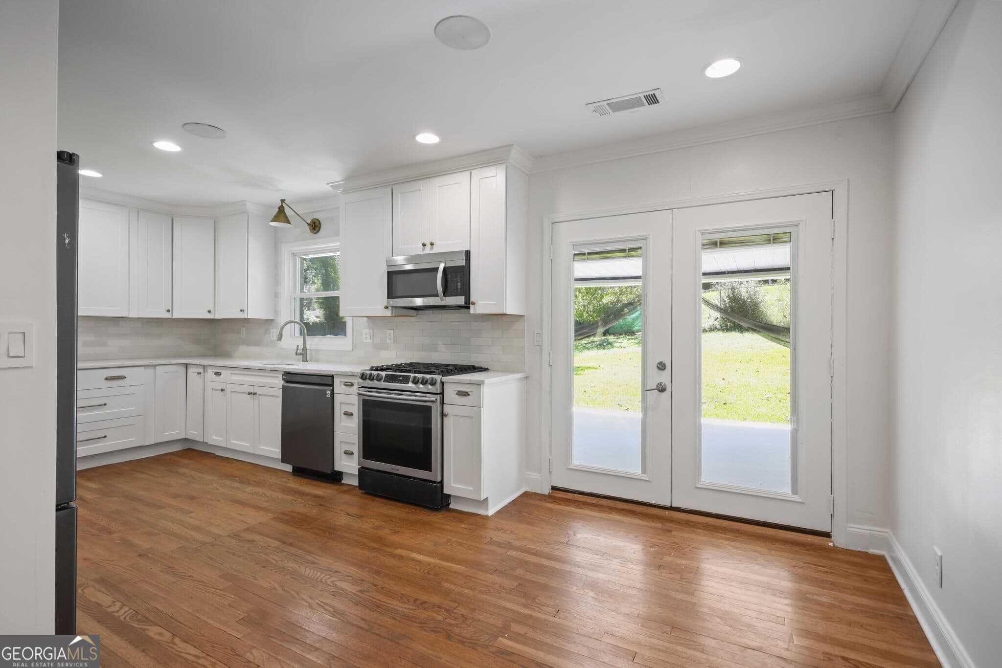 4 bedroom, 3 bathroom, 2,200 sq ft single family residence for rent at 2134 Beecher Circle, Atlanta, GA 30311 for $2,700 a month — photo 8