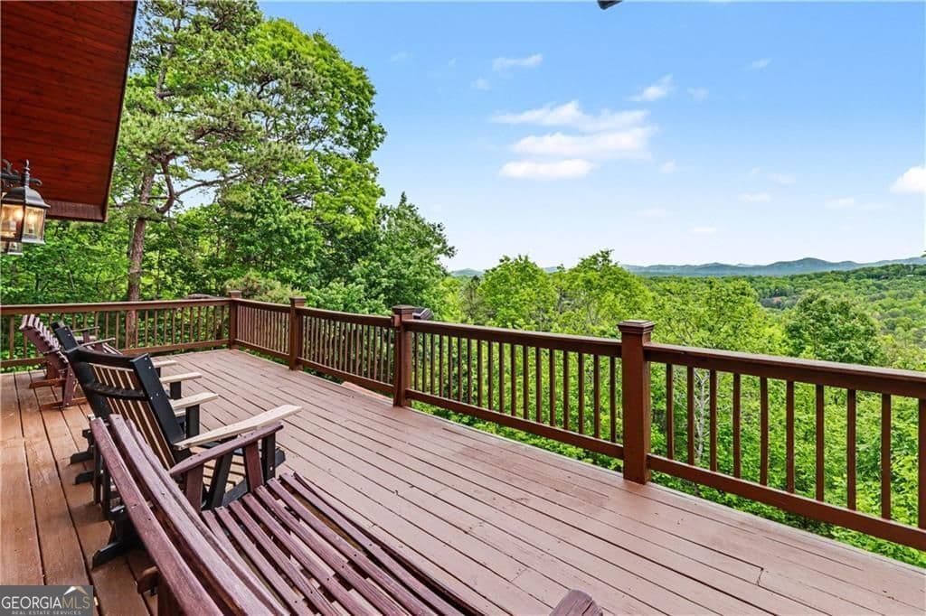 4 bedroom, 3.5 bathroom, 4,990 sq ft cabin,single family residence for sale at 112 Eagles Nest Lane, Blue Ridge, GA 30513 — photo 1 of 54