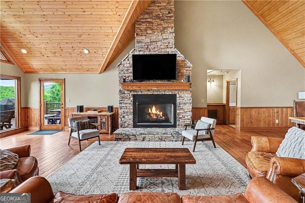4 bedroom, 3.5 bathroom, 4,990 sq ft cabin,single family residence for sale at 112 Eagles Nest Lane, Blue Ridge, GA 30513 — photo 9