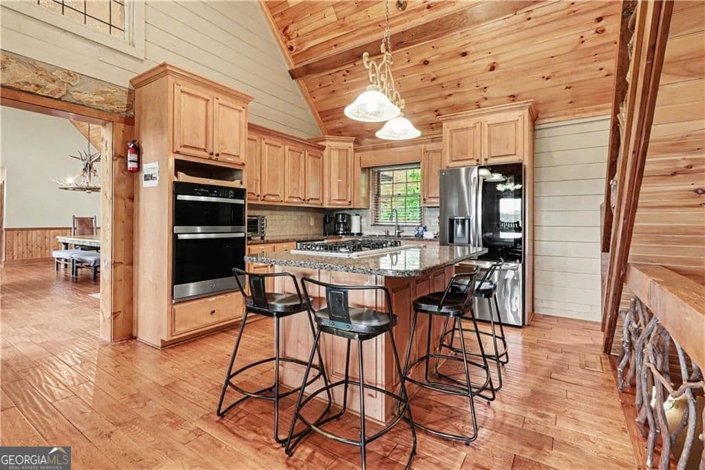 4 bedroom, 3.5 bathroom, 4,990 sq ft cabin,single family residence for sale at 112 Eagles Nest Lane, Blue Ridge, GA 30513 — photo 8