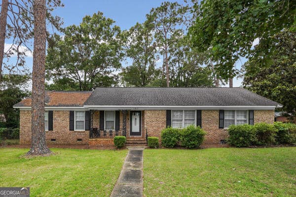 4 bedroom, 2 bathroom single family residence for sale at 1817 Green Valley Lane, Albany, GA 31707