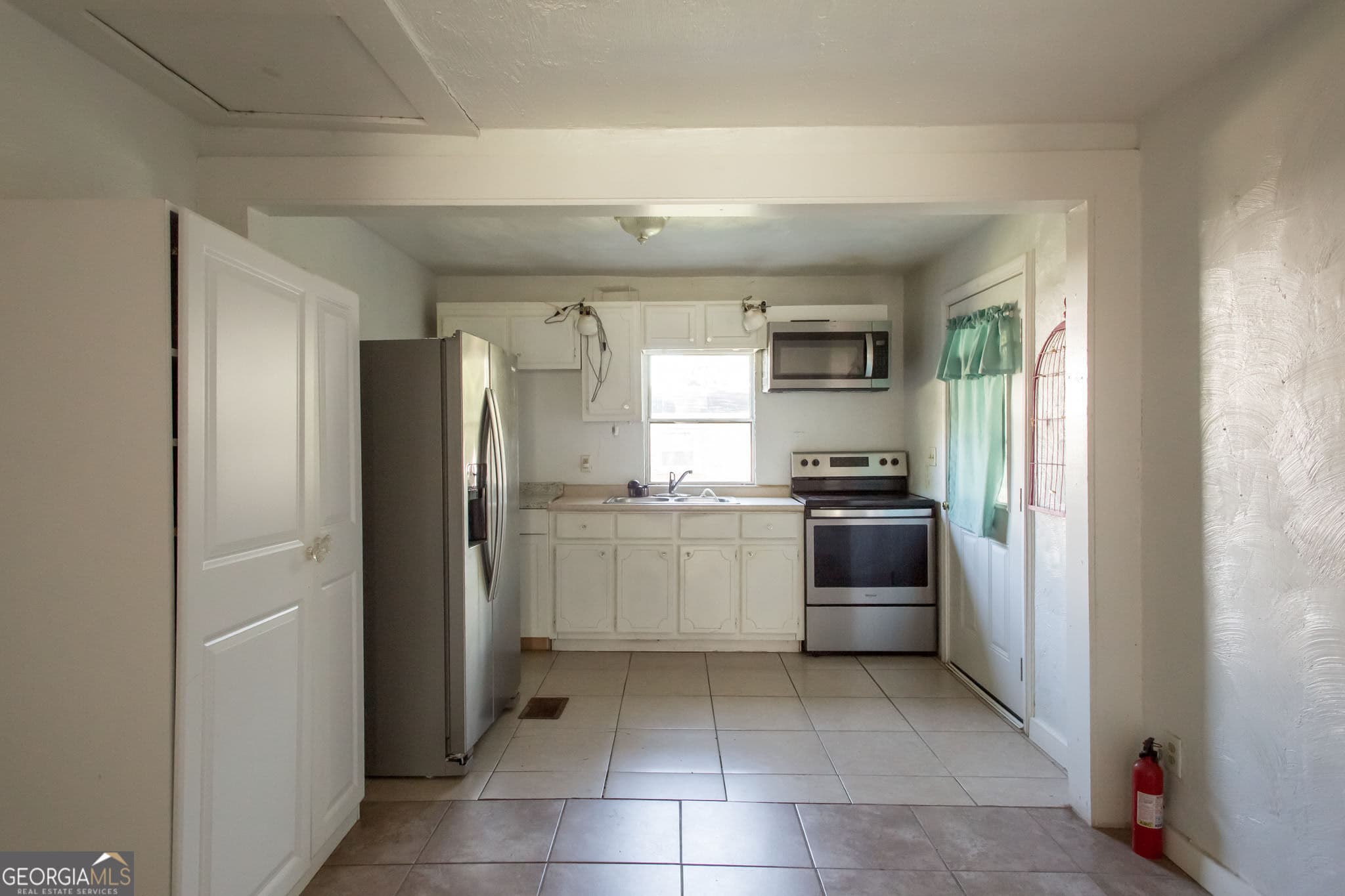3 bedroom, 2 bathroom, 1,150 sq ft single family residence for sale at 325 Glass Street, Waycross, GA 31503 — photo 10