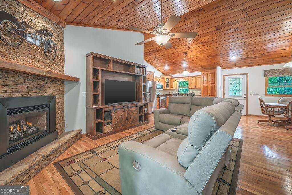 2 bedroom, 3 bathroom cabin,single family residence for sale at 320 Mossy Creek Trail, Murphy, NC 28906 — photo 8