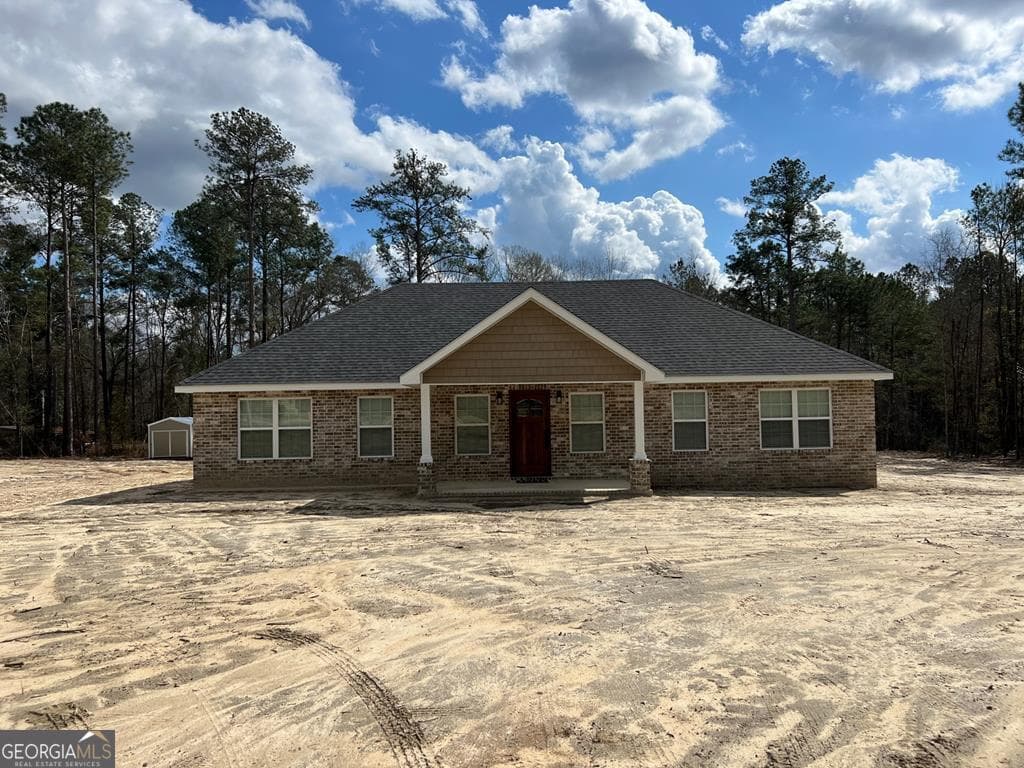 3 bedroom, 2 bathroom, 1,588 sq ft single family residence sold at 333 E Gillis Street, Mount Vernon, GA 30445
