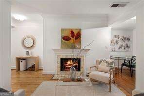 2 bedroom, 2 bathroom, 1,090 sq ft condominium for sale at 2840 Peachtree Road 411, Atlanta, GA 30305 — photo 5