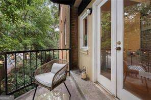 2 bedroom, 2 bathroom, 1,090 sq ft condominium for sale at 2840 Peachtree Road 411, Atlanta, GA 30305 — photo 9
