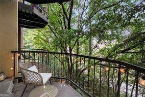 2 bedroom, 2 bathroom, 1,090 sq ft condominium for sale at 2840 Peachtree Road 411, Atlanta, GA 30305 — photo 10