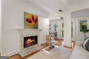 2 bedroom, 2 bathroom, 1,090 sq ft condominium for sale at 2840 Peachtree Road 411, Atlanta, GA 30305 — photo 4
