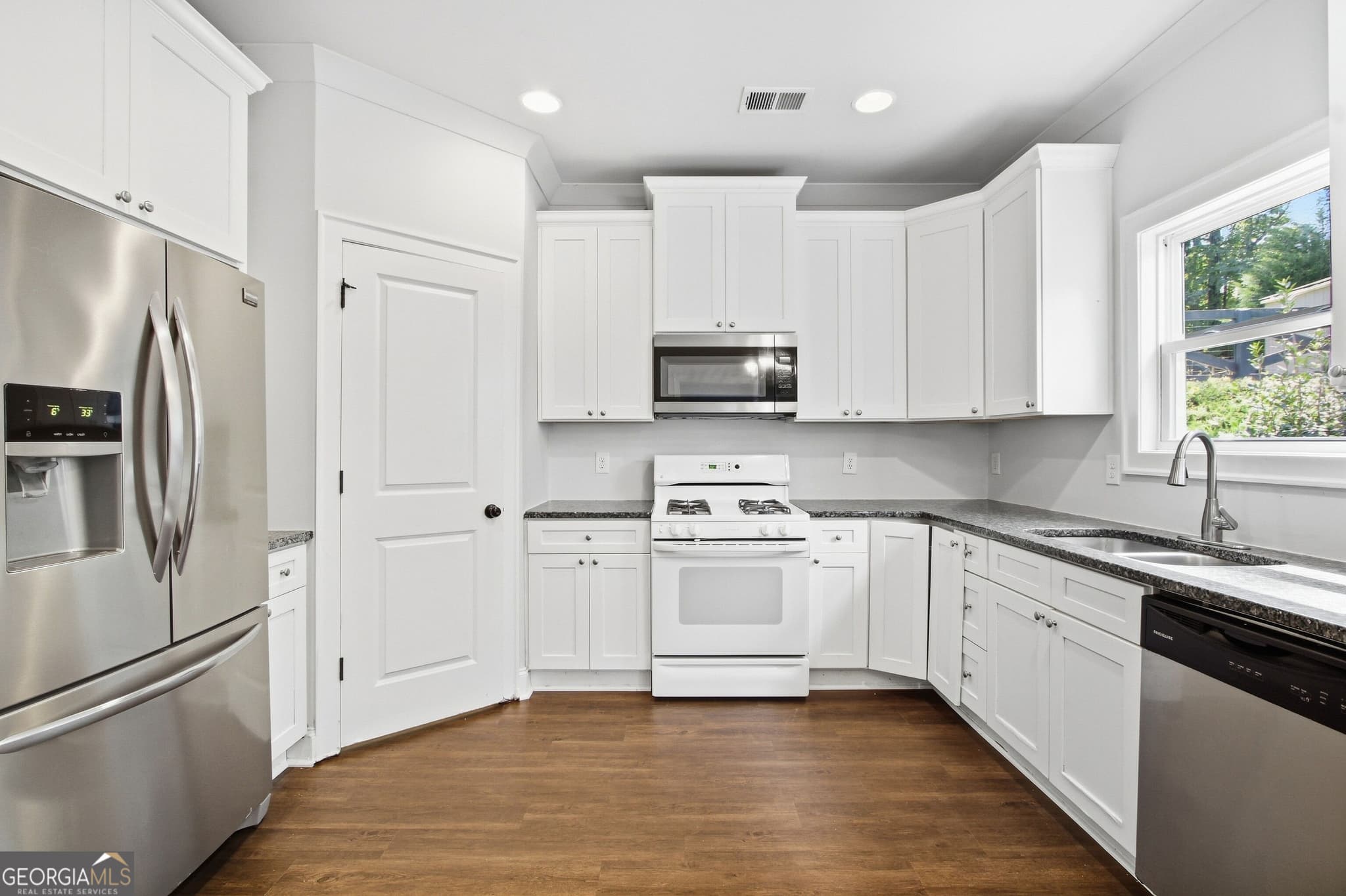 4 bedroom, 2.5 bathroom, 2,031 sq ft single family residence for sale at 57 Azalea Lakes Court, Dallas, GA 30157 — photo 2