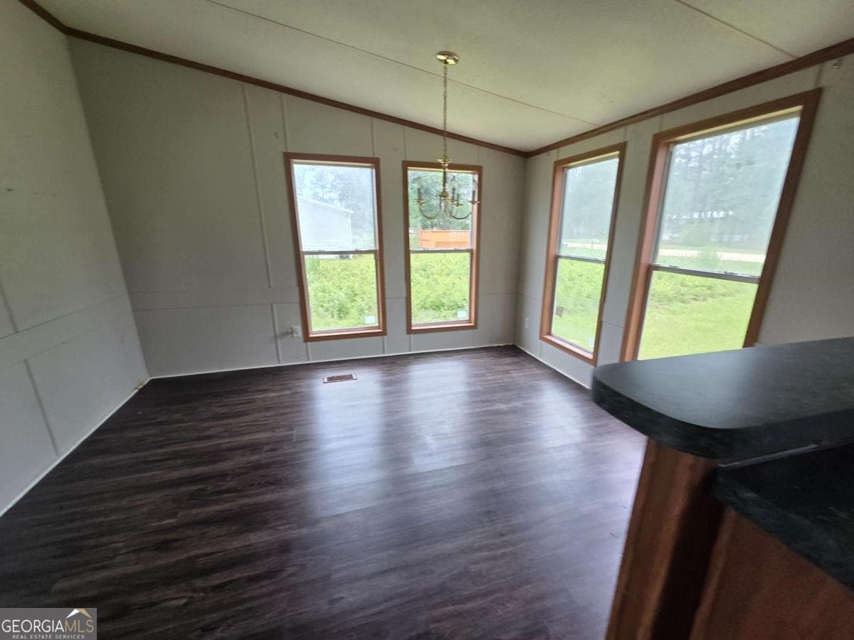 3 bedroom, 2 bathroom, 1,344 sq ft manufactured home,single family residence under contract at 147 Barn Road Circle, Jesup, GA 31545 — photo 6