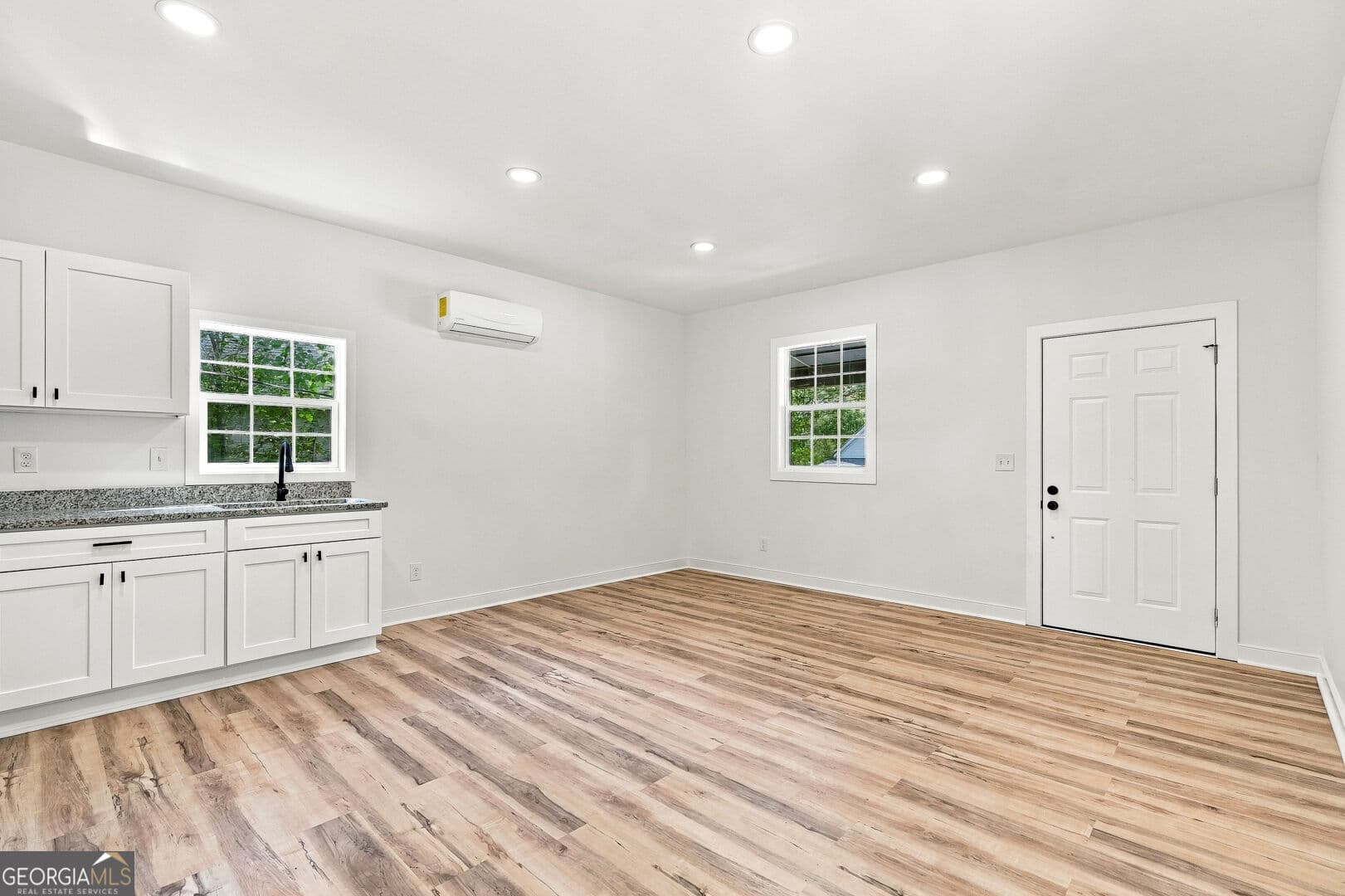 2 bedroom, 2 bathroom, 895 sq ft single family residence for sale at 41 Sargent A Street, Newnan, GA 30263 — photo 6