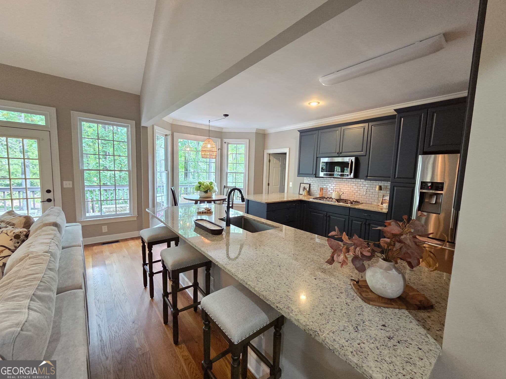 5 bedroom, 4.5 bathroom, 4,225 sq ft single family residence for sale at 187 Shoreline Circle, Newnan, GA 30263 — photo 8