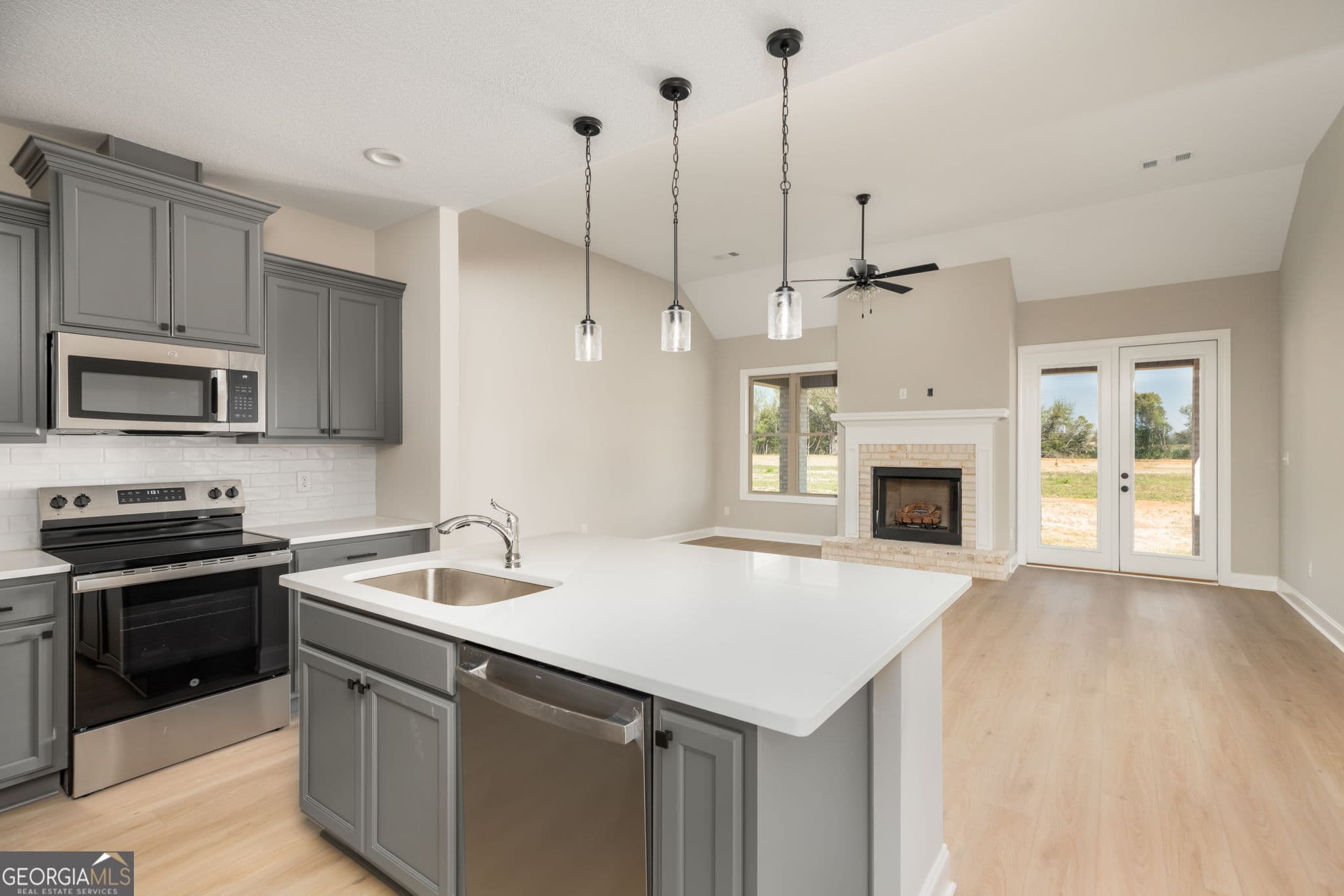 3 bedroom, 2 bathroom, 2,003 sq ft single family residence for sale at 207 Farmland Circle, Perry, GA 31069 — photo 7