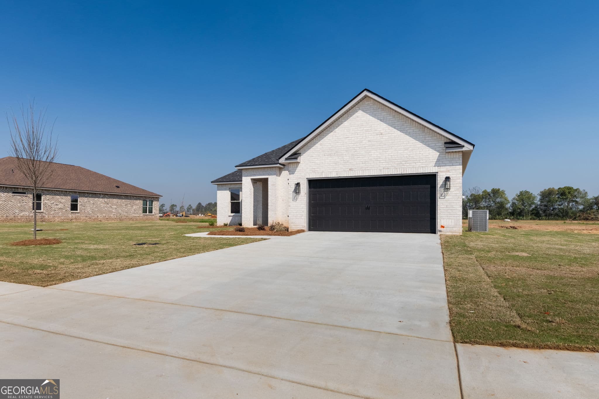 3 bedroom, 2 bathroom, 2,003 sq ft single family residence for sale at 207 Farmland Circle, Perry, GA 31069 — photo 3