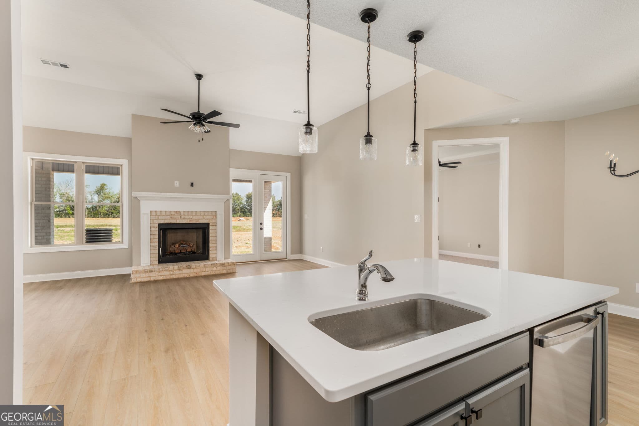 3 bedroom, 2 bathroom, 2,003 sq ft single family residence for sale at 207 Farmland Circle, Perry, GA 31069 — photo 5