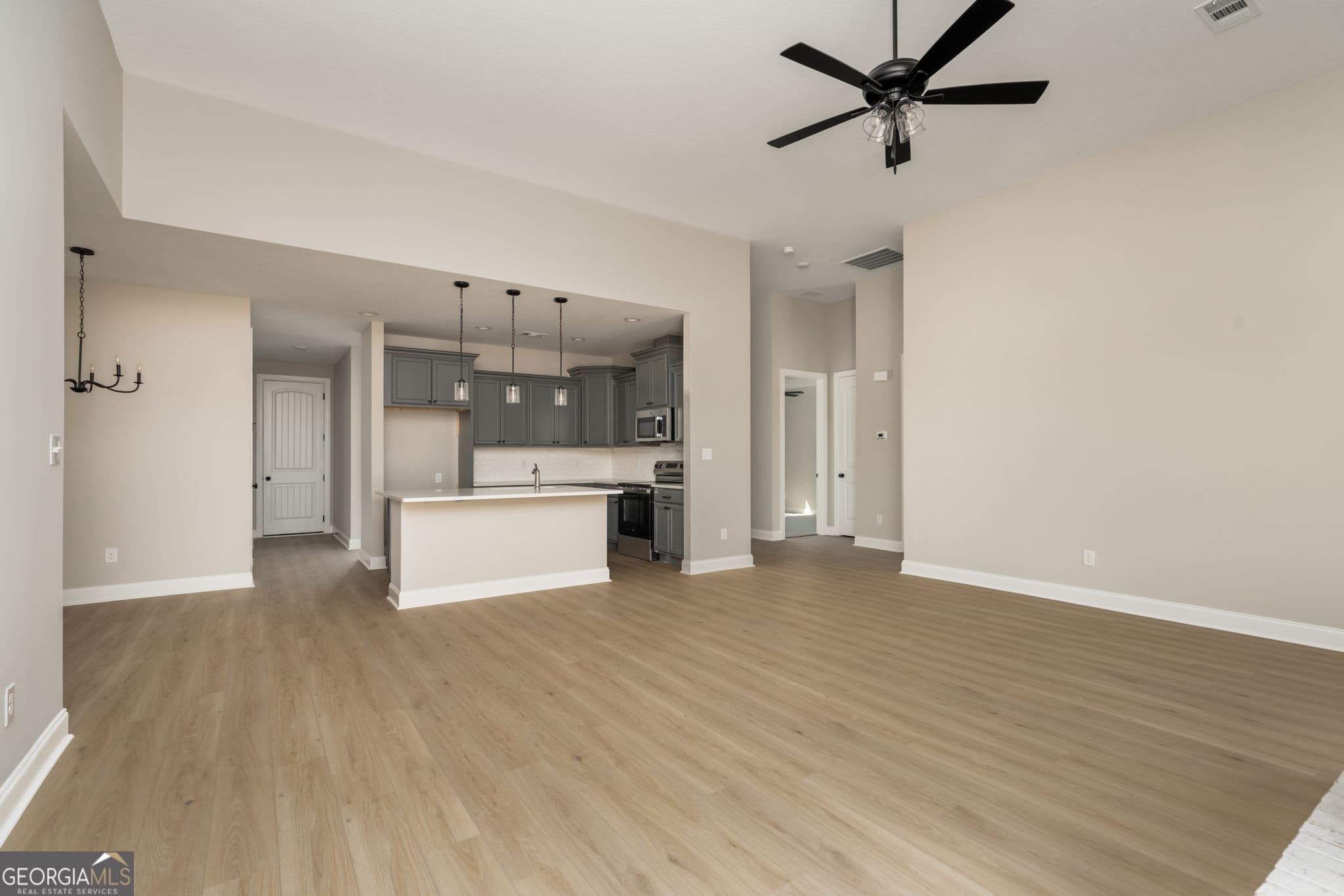 3 bedroom, 2 bathroom, 2,003 sq ft single family residence for sale at 207 Farmland Circle, Perry, GA 31069 — photo 9
