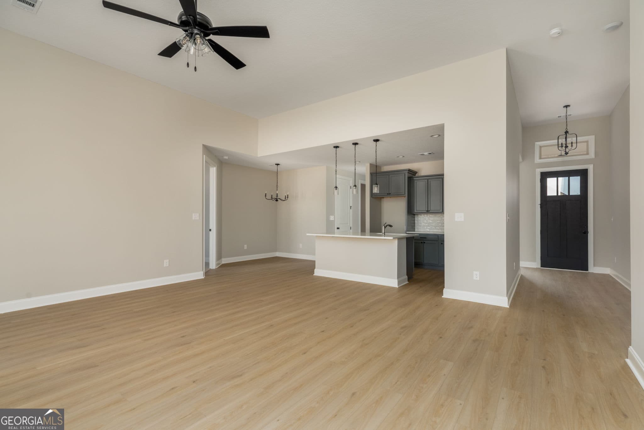 3 bedroom, 2 bathroom, 2,003 sq ft single family residence for sale at 207 Farmland Circle, Perry, GA 31069 — photo 8