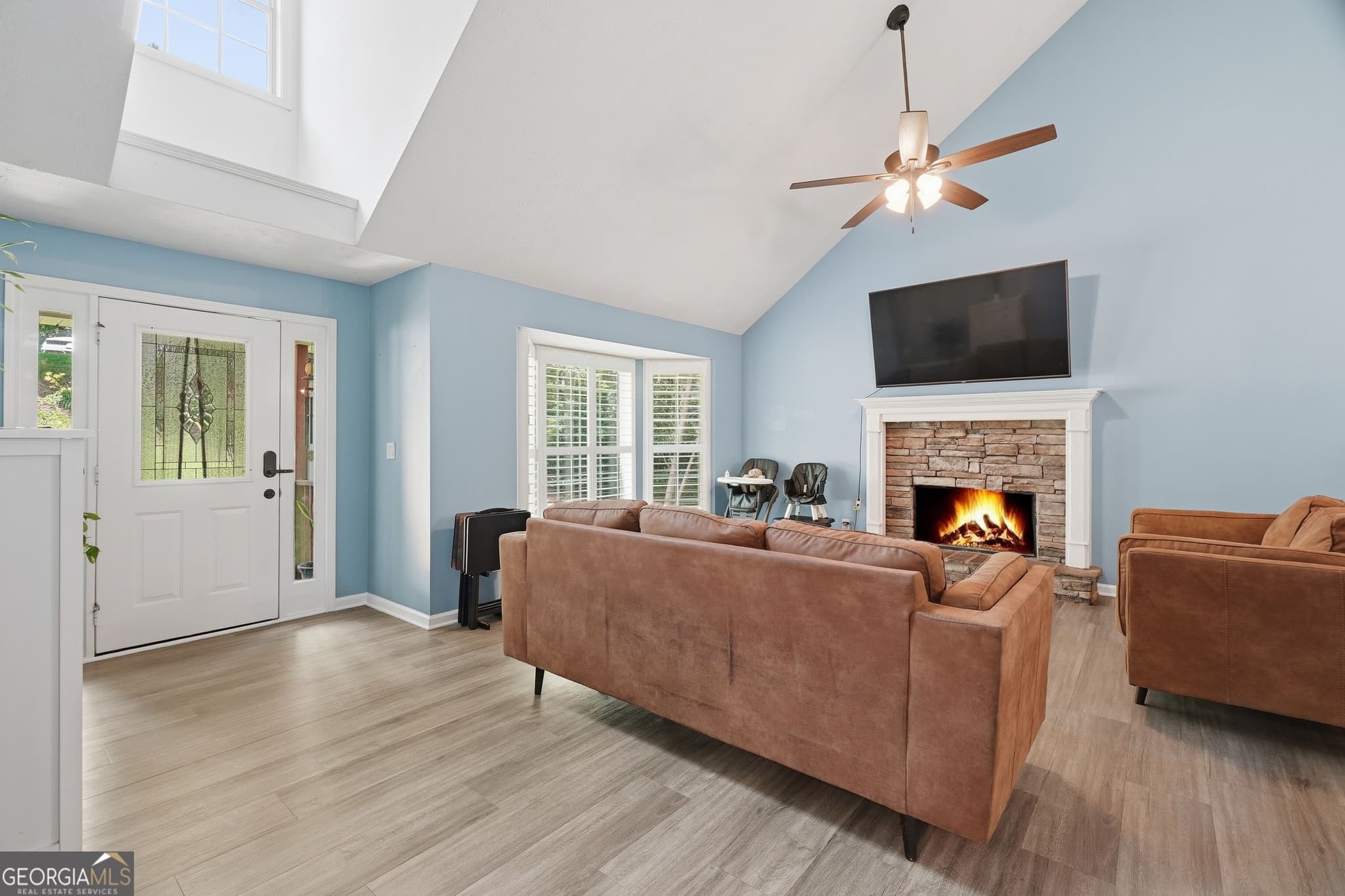 5 bedroom, 3 bathroom, 3,083 sq ft single family residence for sale at 6338 Clearbrook Drive, Flowery Branch, GA 30542 — photo 5