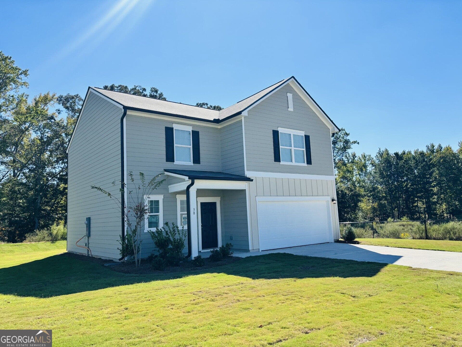 4 bedroom, 2.5 bathroom, 1,801 sq ft single family residence for sale at 38 Crescent Boulevard, Carrollton, GA 30116 — photo 2