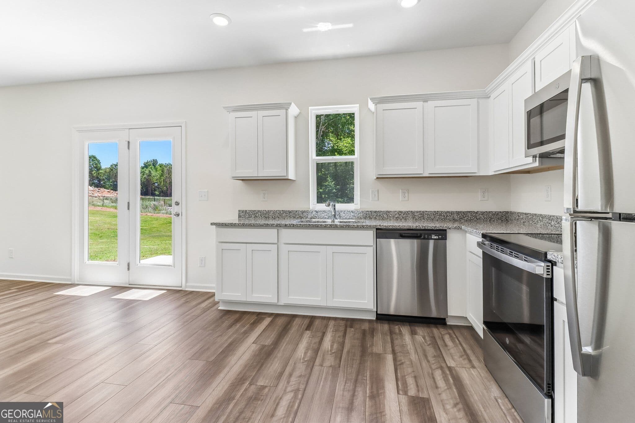 4 bedroom, 2.5 bathroom, 1,801 sq ft single family residence for sale at 38 Crescent Boulevard, Carrollton, GA 30116 — photo 9
