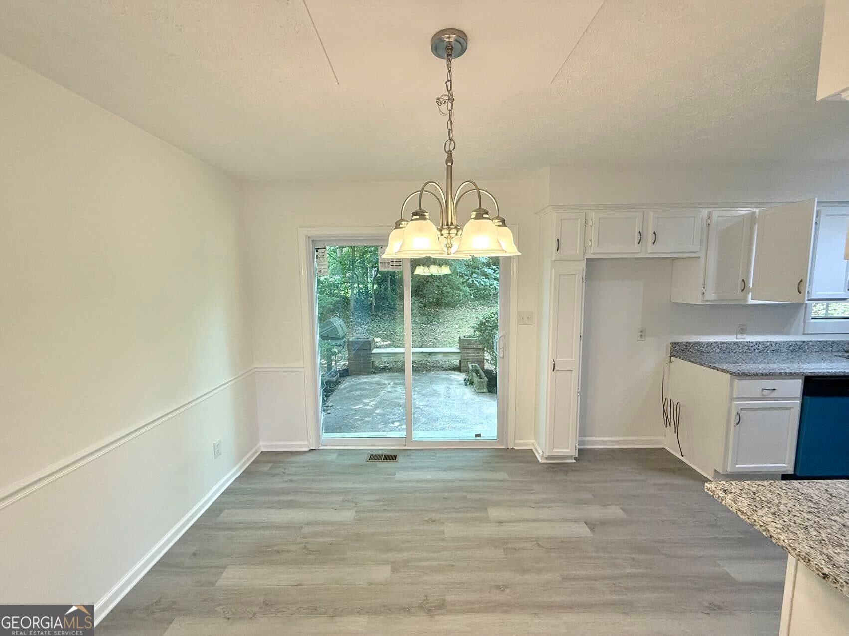 4 bedroom, 2 bathroom, 1,752 sq ft single family residence for sale at 3681 Lavilla Drive, Powder Springs, GA 30127 — photo 6