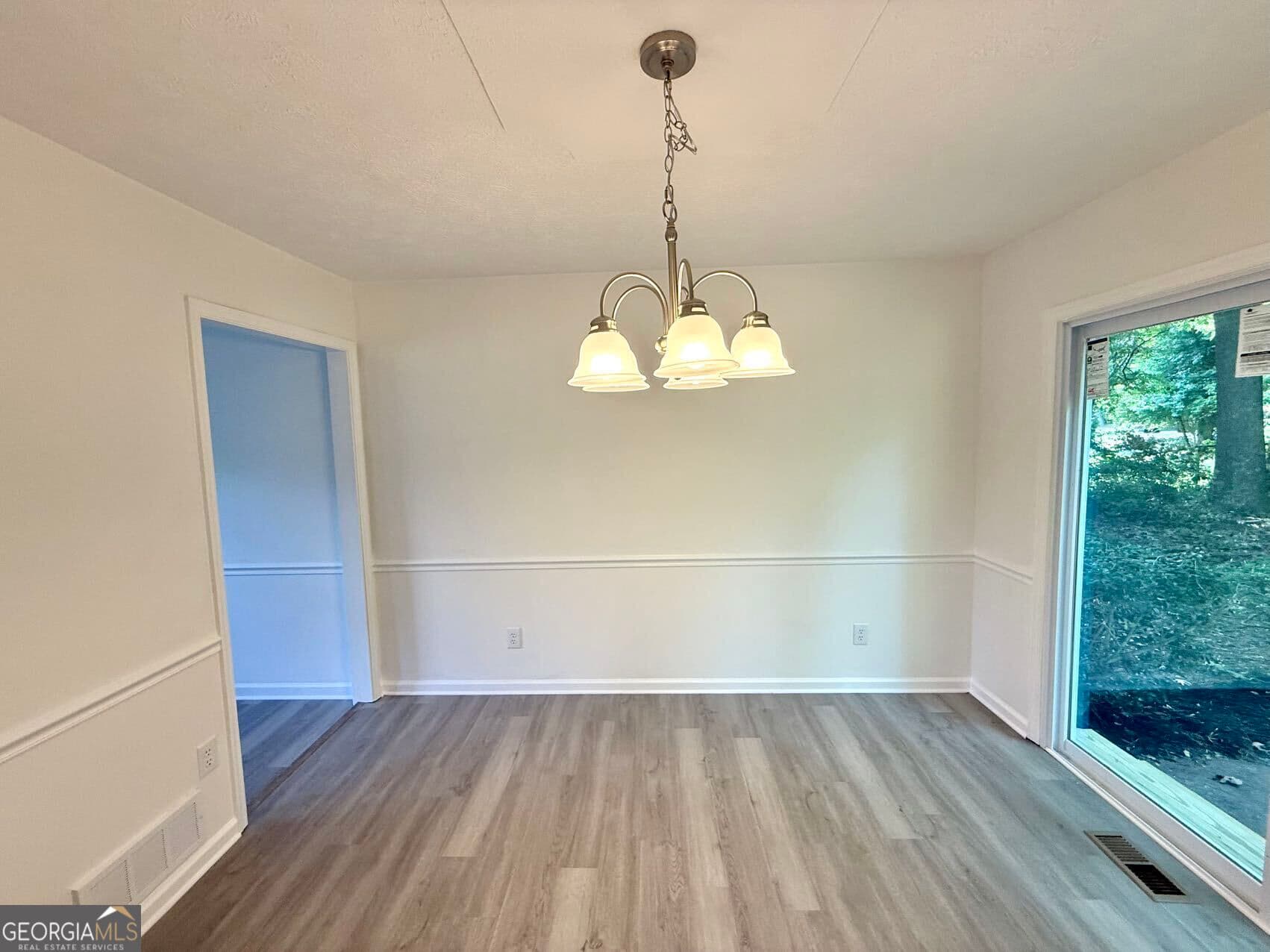 4 bedroom, 2 bathroom, 1,752 sq ft single family residence for sale at 3681 Lavilla Drive, Powder Springs, GA 30127 — photo 7