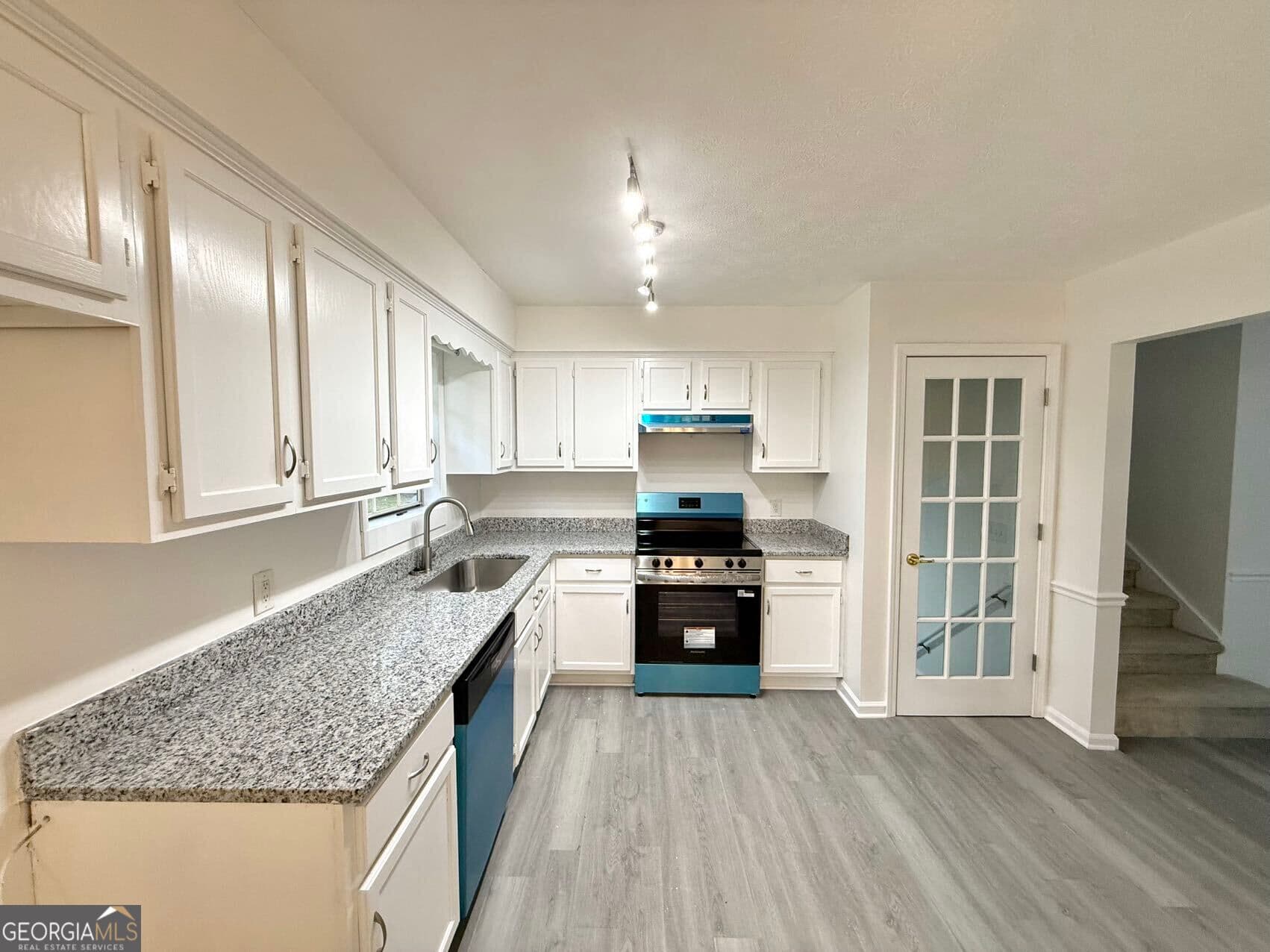 4 bedroom, 2 bathroom, 1,752 sq ft single family residence for sale at 3681 Lavilla Drive, Powder Springs, GA 30127 — photo 8