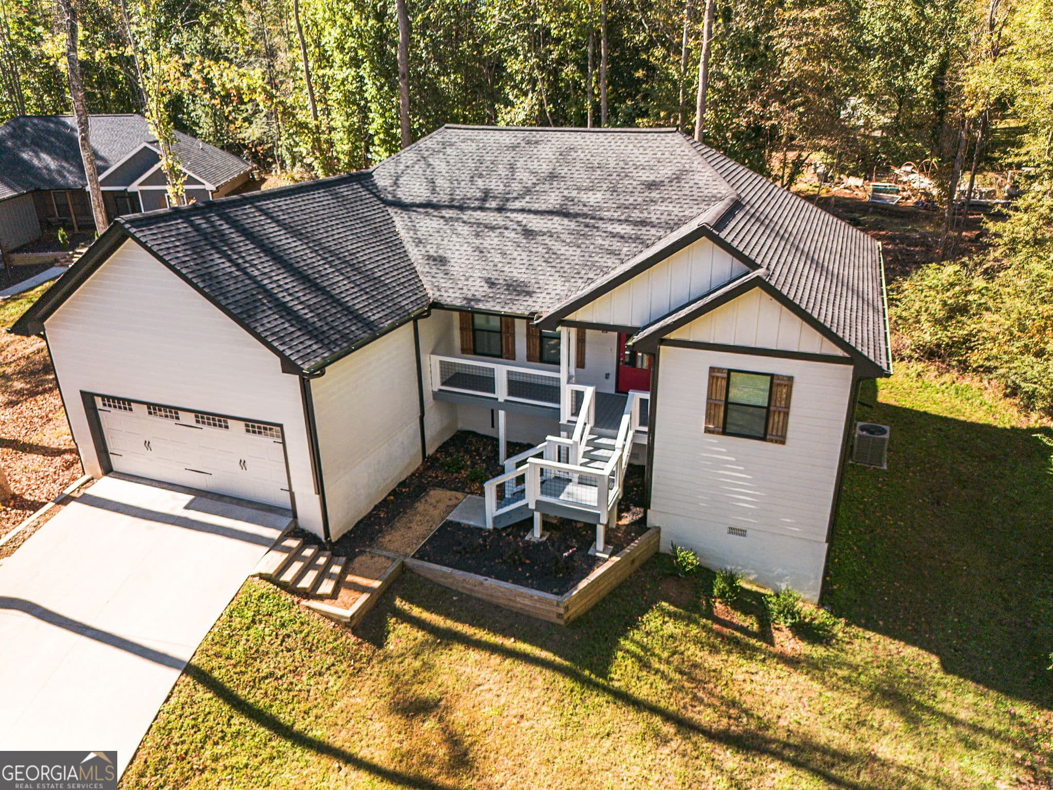 3 bedroom, 2 bathroom, 1,600 sq ft single family residence for sale at 204 Yonah Springs Drive, Cleveland, GA 30528 — photo 3