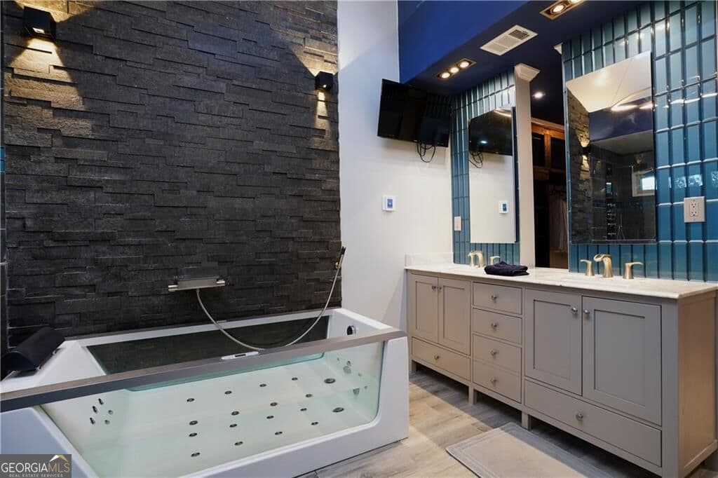 2 bedroom, 2.5 bathroom, 1,735 sq ft townhouse for sale at 2890 Woodruff Drive, Smyrna, GA 30080 — photo 3