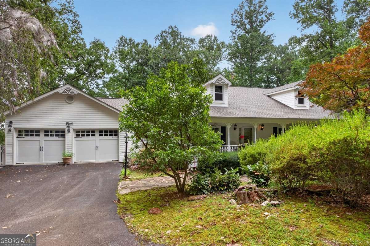 5 bedroom, 3 bathroom, 3,784 sq ft single family residence for sale at 654 Oaklands Drive, Talking Rock, GA 30175 — photo 1 of 56
