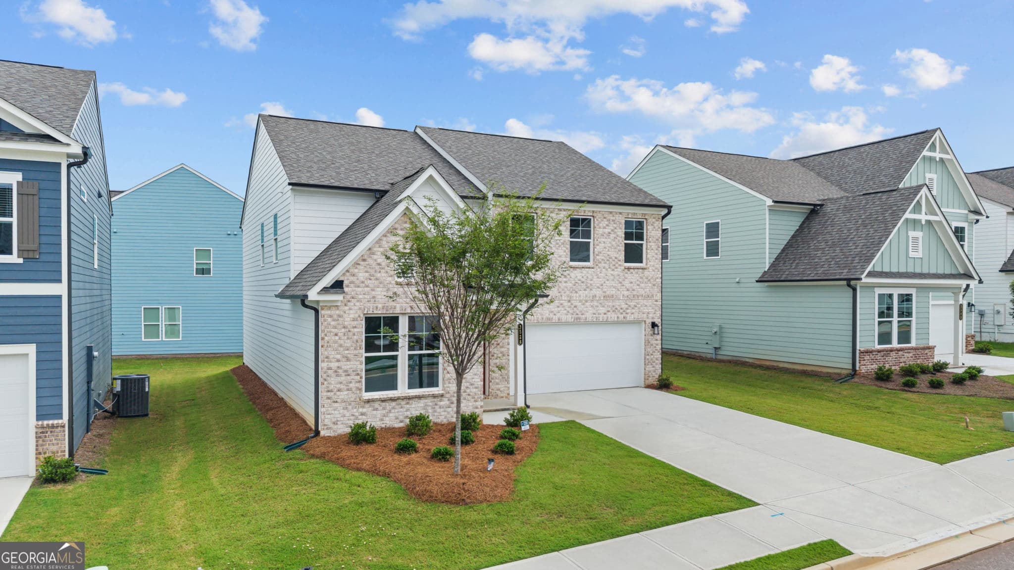 5 bedroom, 3 bathroom, 2,729 sq ft single family residence for sale at 3528 Annsbury Court, Lilburn, GA 30047 — photo 2