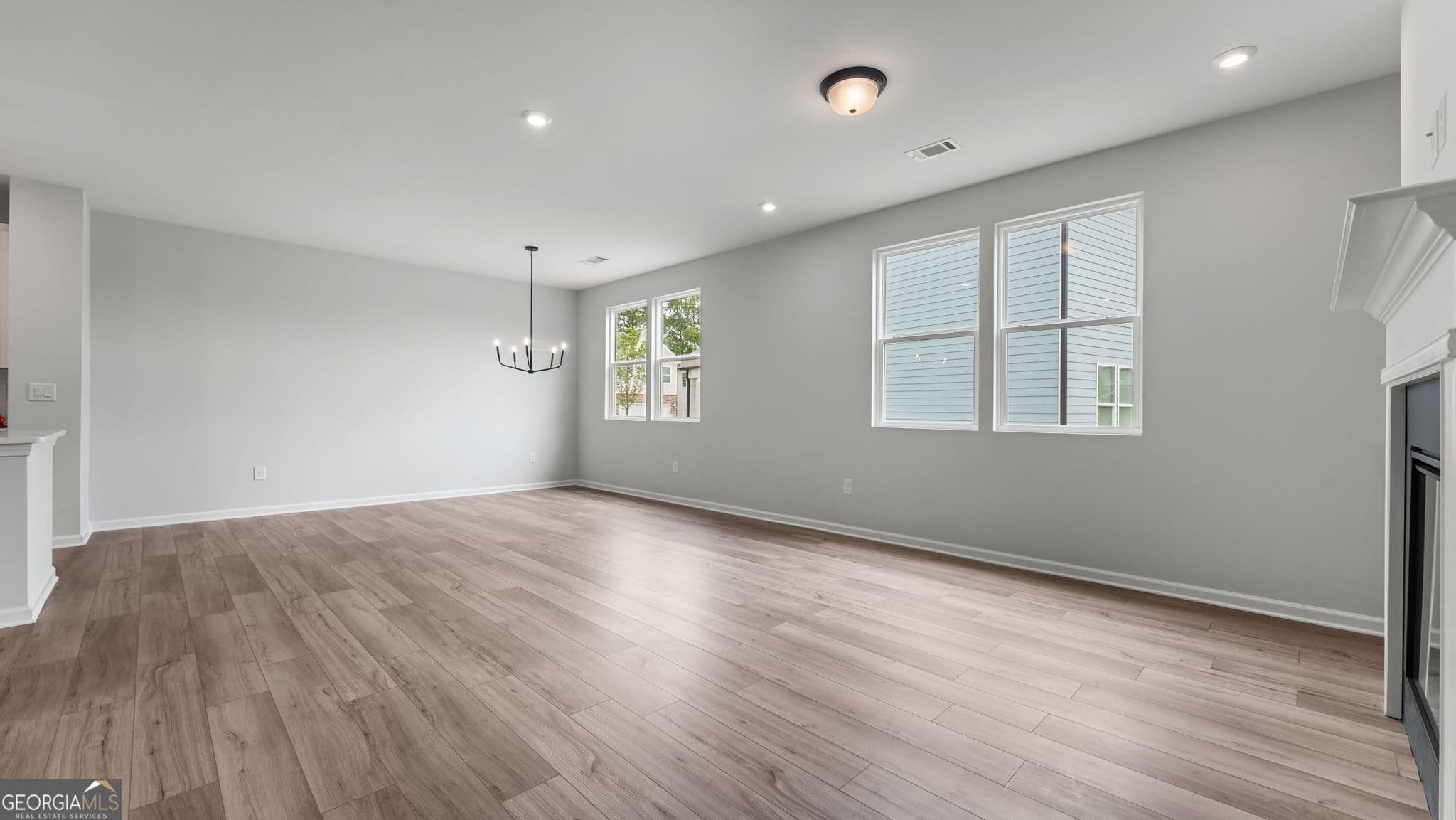 5 bedroom, 3 bathroom, 2,729 sq ft single family residence for sale at 3528 Annsbury Court, Lilburn, GA 30047 — photo 10