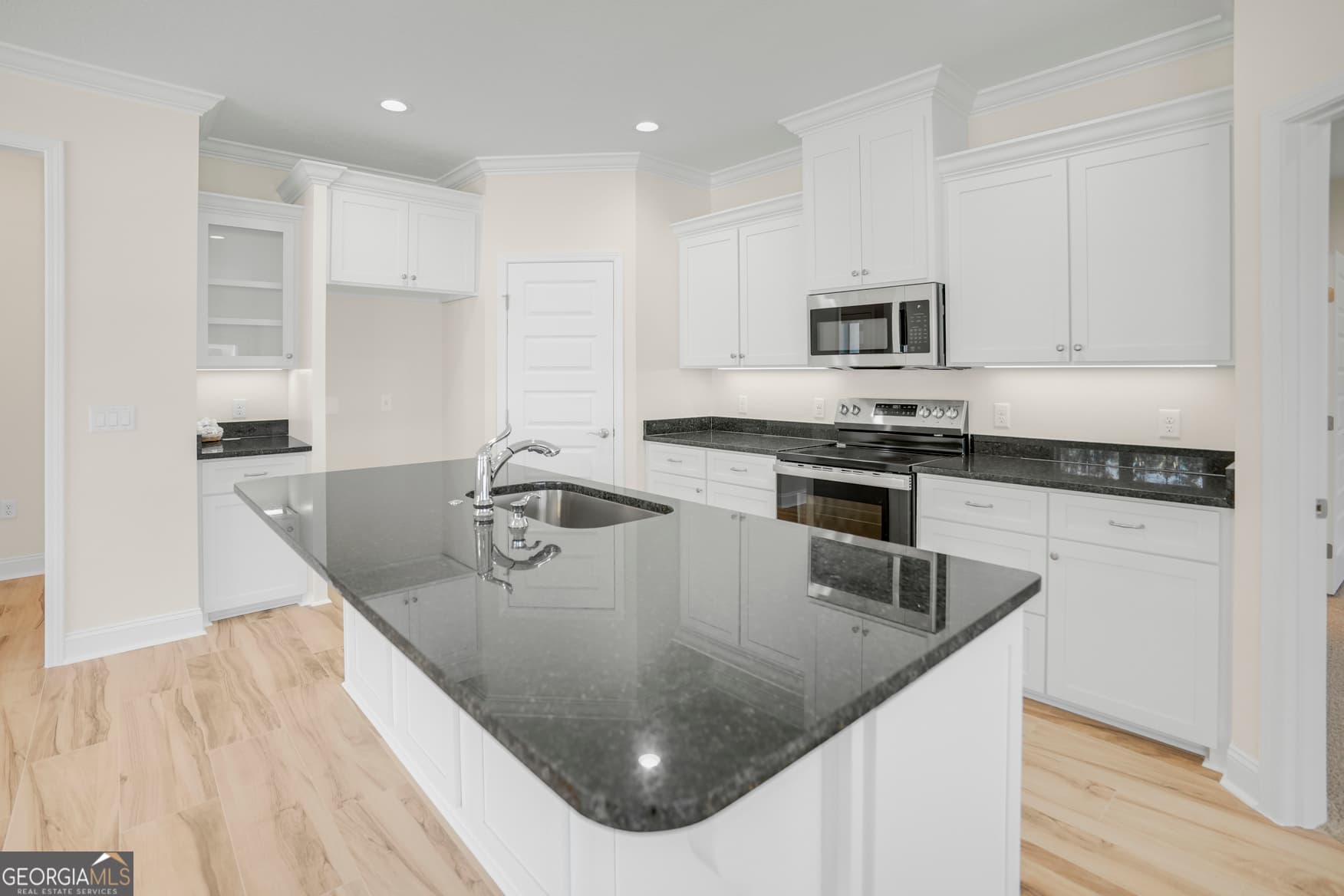 3 bedroom, 2 bathroom, 1,848 sq ft single family residence for sale at 177 The Villas Way, Kingsland, GA 31548 — photo 4