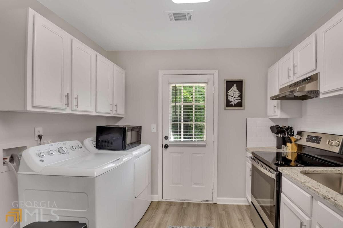 2 bedroom, 1 bathroom, 100 sq ft duplex for rent at 5551 Davis Drive, Austell, GA 30106 for $3,100 a month — photo 5
