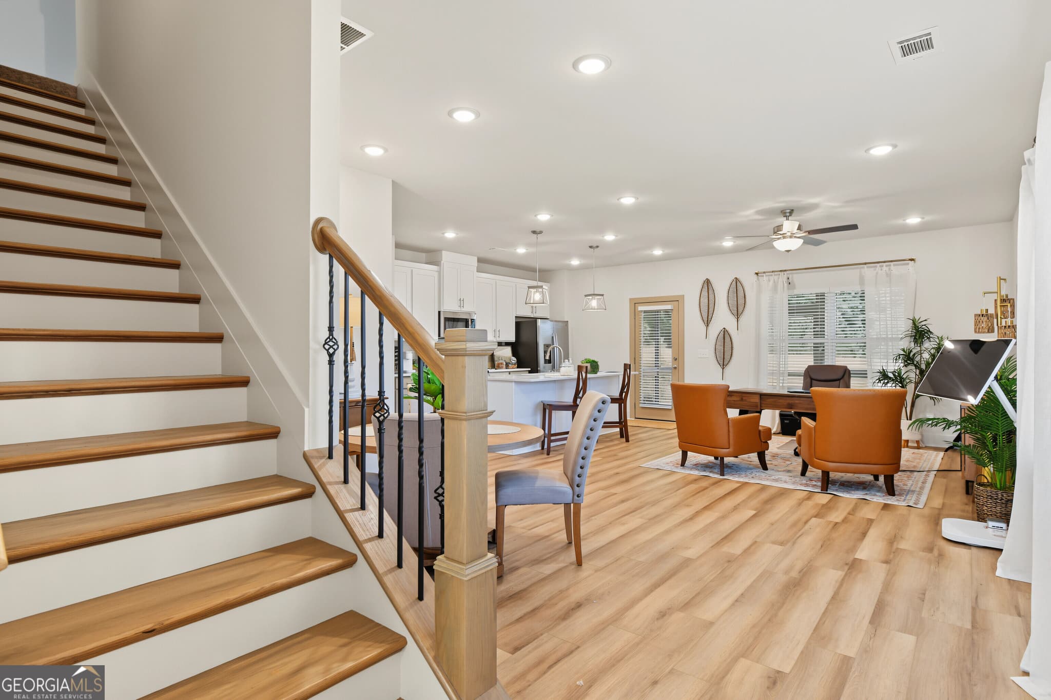 4 bedroom, 2.5 bathroom, 1,909 sq ft townhouse for sale at 4221 Fern River Trail 1, Norcross, GA 30093 — photo 6