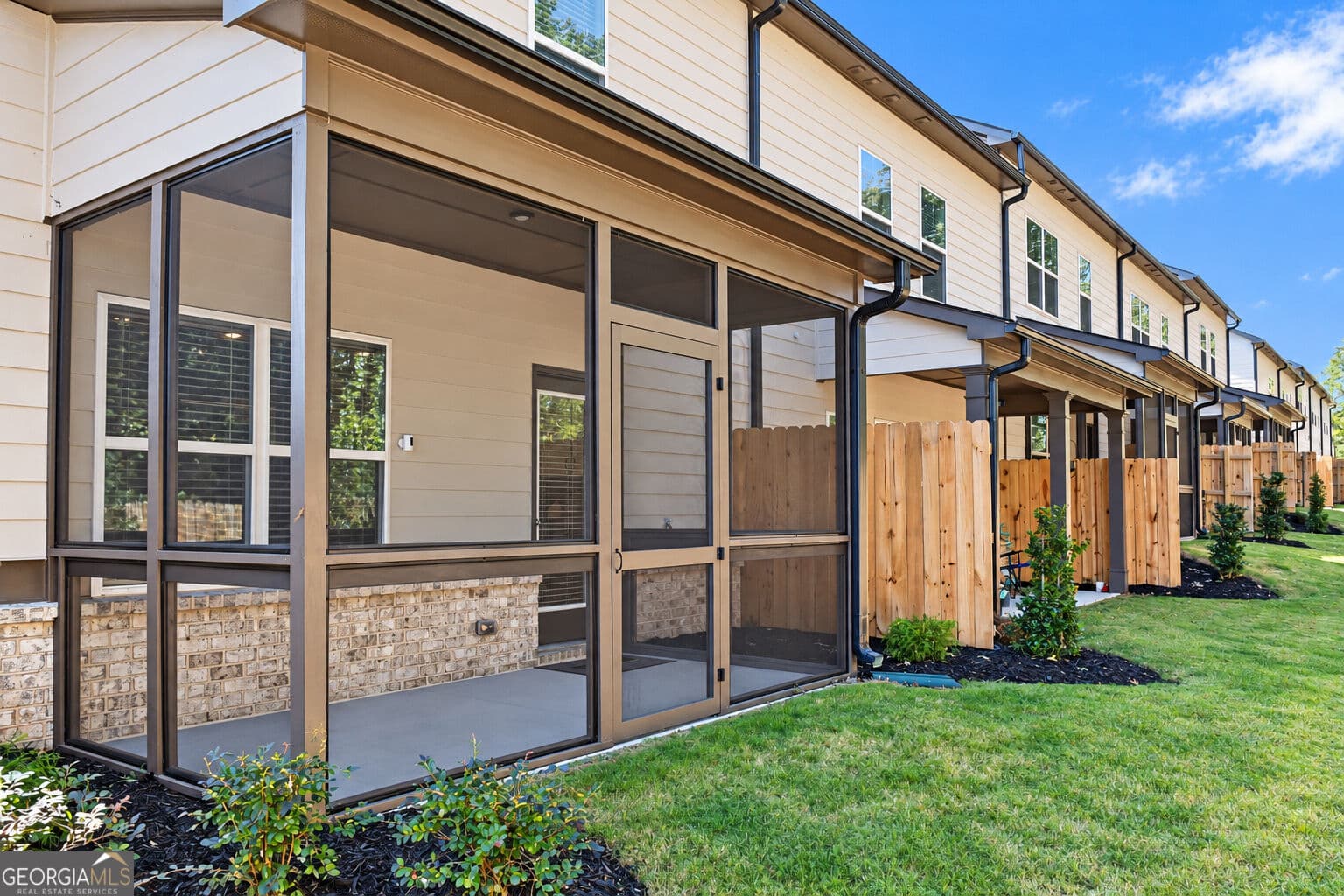 4 bedroom, 2.5 bathroom, 1,909 sq ft townhouse for sale at 4221 Fern River Trail 1, Norcross, GA 30093 — photo 3
