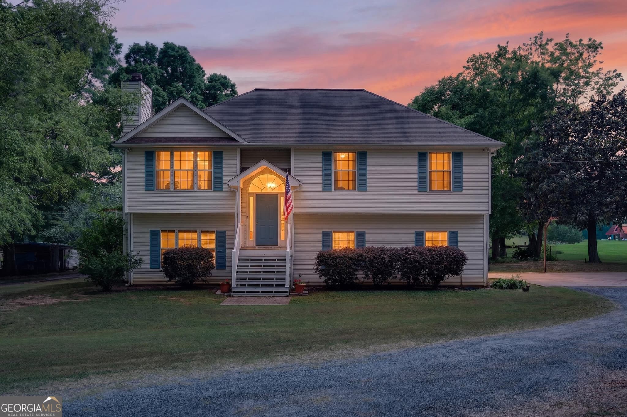 4 bedroom, 3 bathroom, 2,505 sq ft single family residence for sale at 511 W Mcintosh Road, Brooks, GA 30205 — photo 2