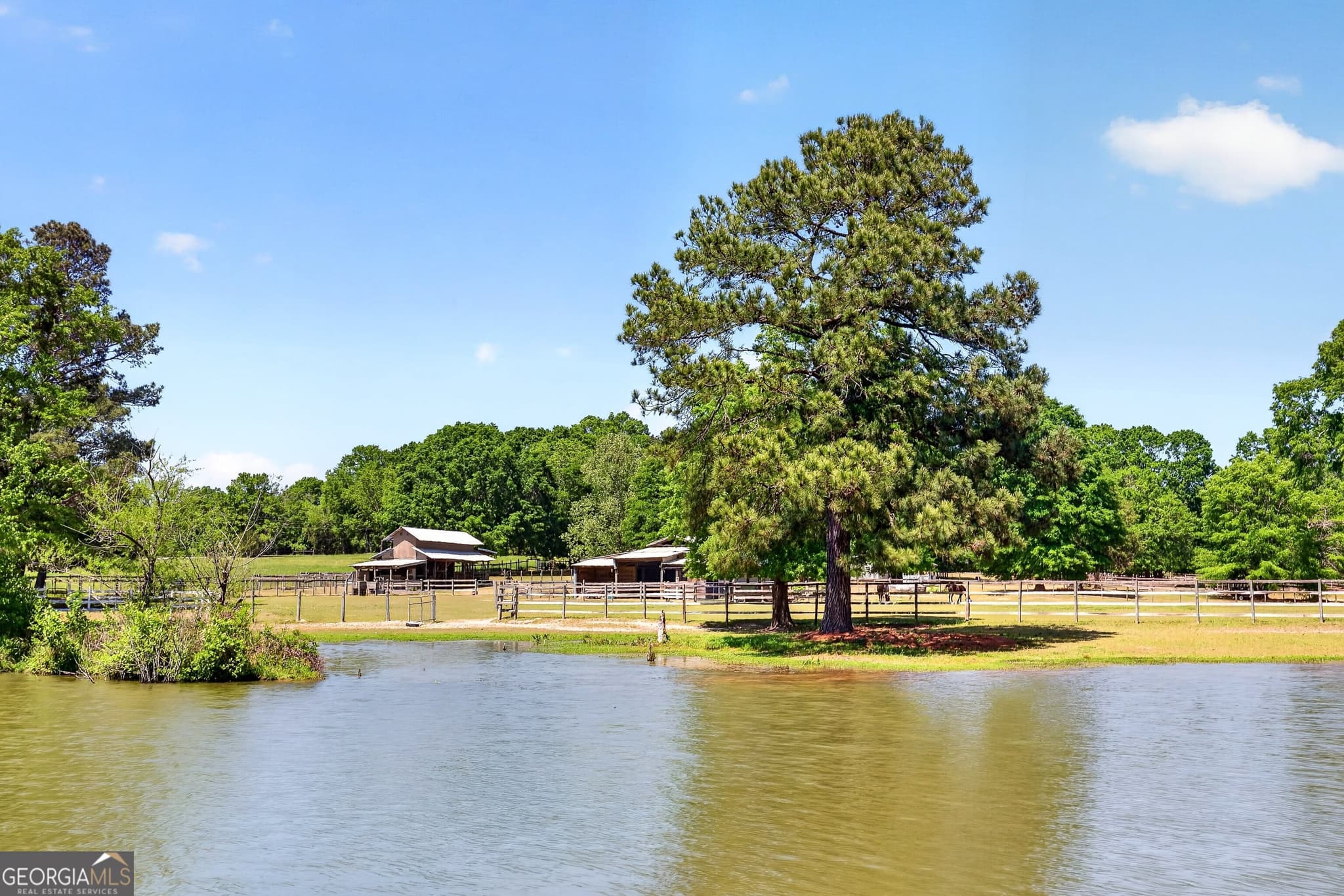 4 bedroom, 3 bathroom, 2,505 sq ft single family residence for sale at 511 W Mcintosh Road, Brooks, GA 30205