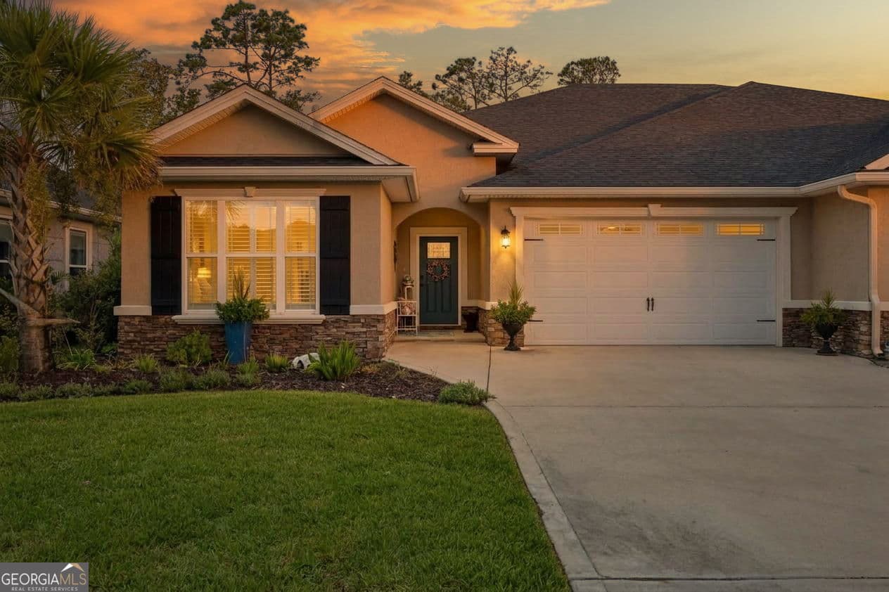 3 bedroom, 2 bathroom, 2,012 sq ft townhouse for sale at 137 Ryan Nicholas Drive, Kingsland, GA 31548 — photo 2