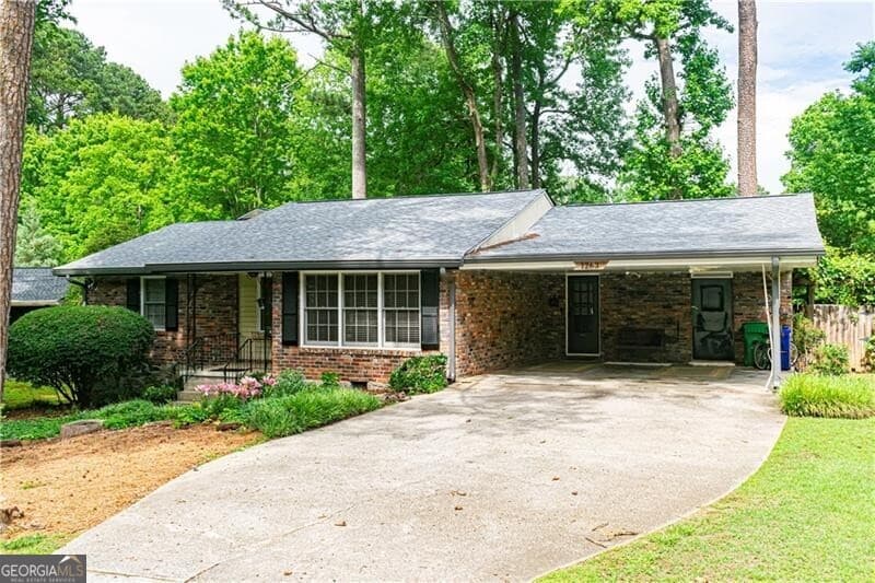 3 bedroom, 3 bathroom, 1,903 sq ft single family residence for sale at 1263 Blueberry Trail, Decatur, GA 30033 — photo 2