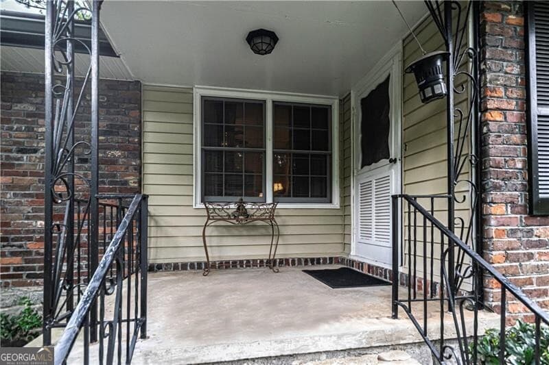 3 bedroom, 3 bathroom, 1,903 sq ft single family residence for sale at 1263 Blueberry Trail, Decatur, GA 30033 — photo 4