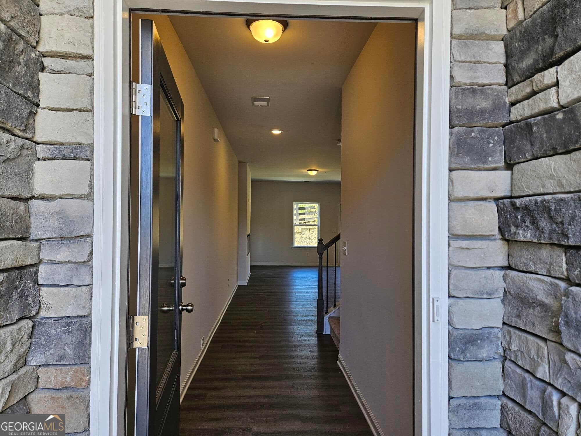 3 bedroom, 2.5 bathroom, 1,806 sq ft townhouse for sale at 1004 Glendale Place 3, Conyers, GA 30013 — photo 3